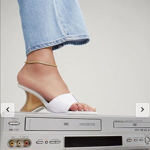 Frankies Bikinis surf fin heeled sandal